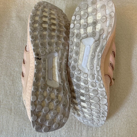 Adidas Ultra Boost Women’s Size 9‎ 1/2 Peach Color Sneakers Preowned. - Picture 5 of 6